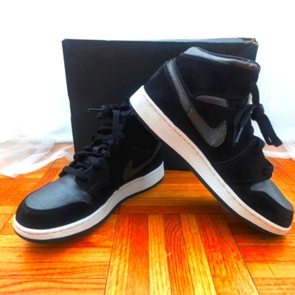 AIR JORDAN 1 MID SE Bid Kids 6.5